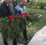 Старшеклассники Белой Березки Трубчевского района возложили цветы и гирлянду к памятнику павшим героям войны - Газета Земля Трубчевская